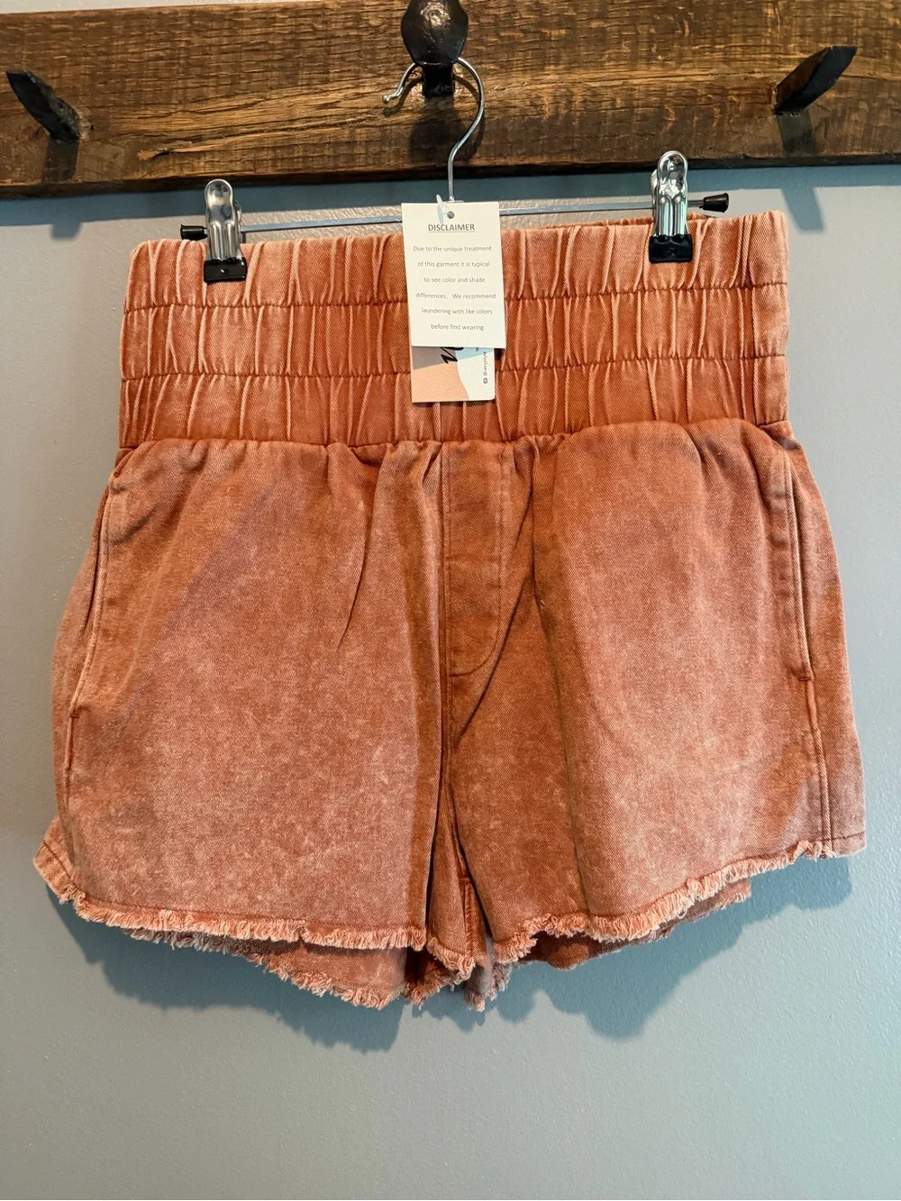 High-Waist Smocked Terra Cotta Women's Shorts with Frayed Hem - Picture 1 of 4